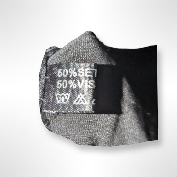 Beautiful Floral Black, Gold, Red, and Pink Italian Scarf From Italy Silk and Co - Picture 4 of 5